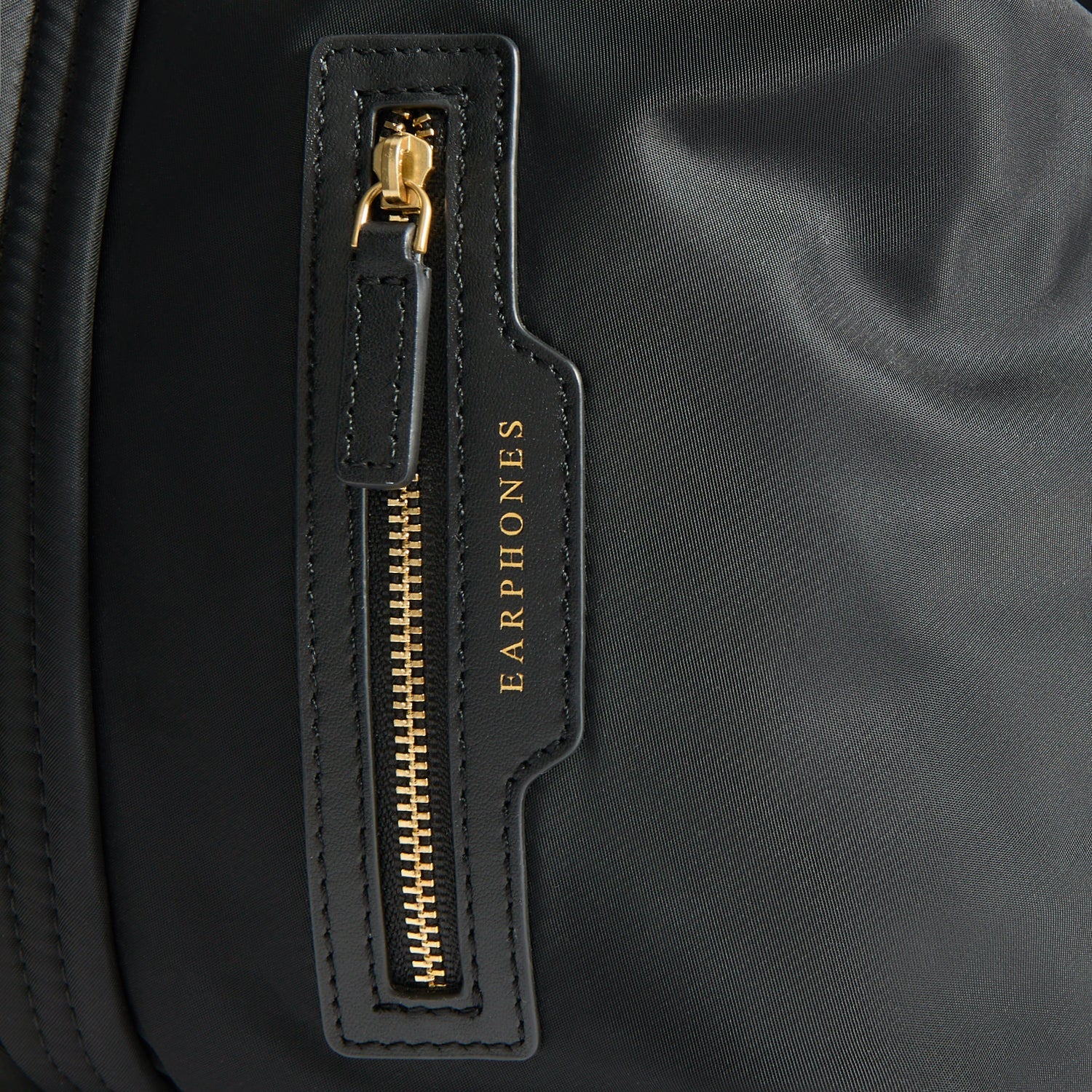 In-Flight Travel Bag - Image 12