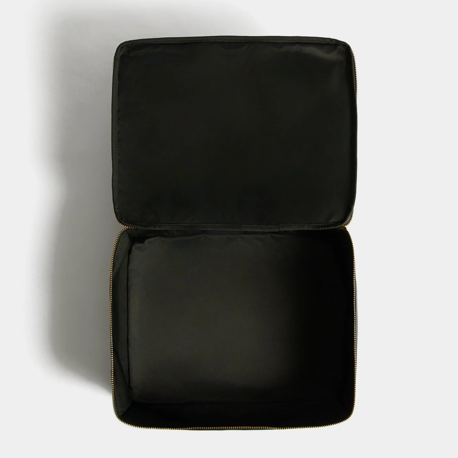 Logo Medium Packing Cube - Image 9