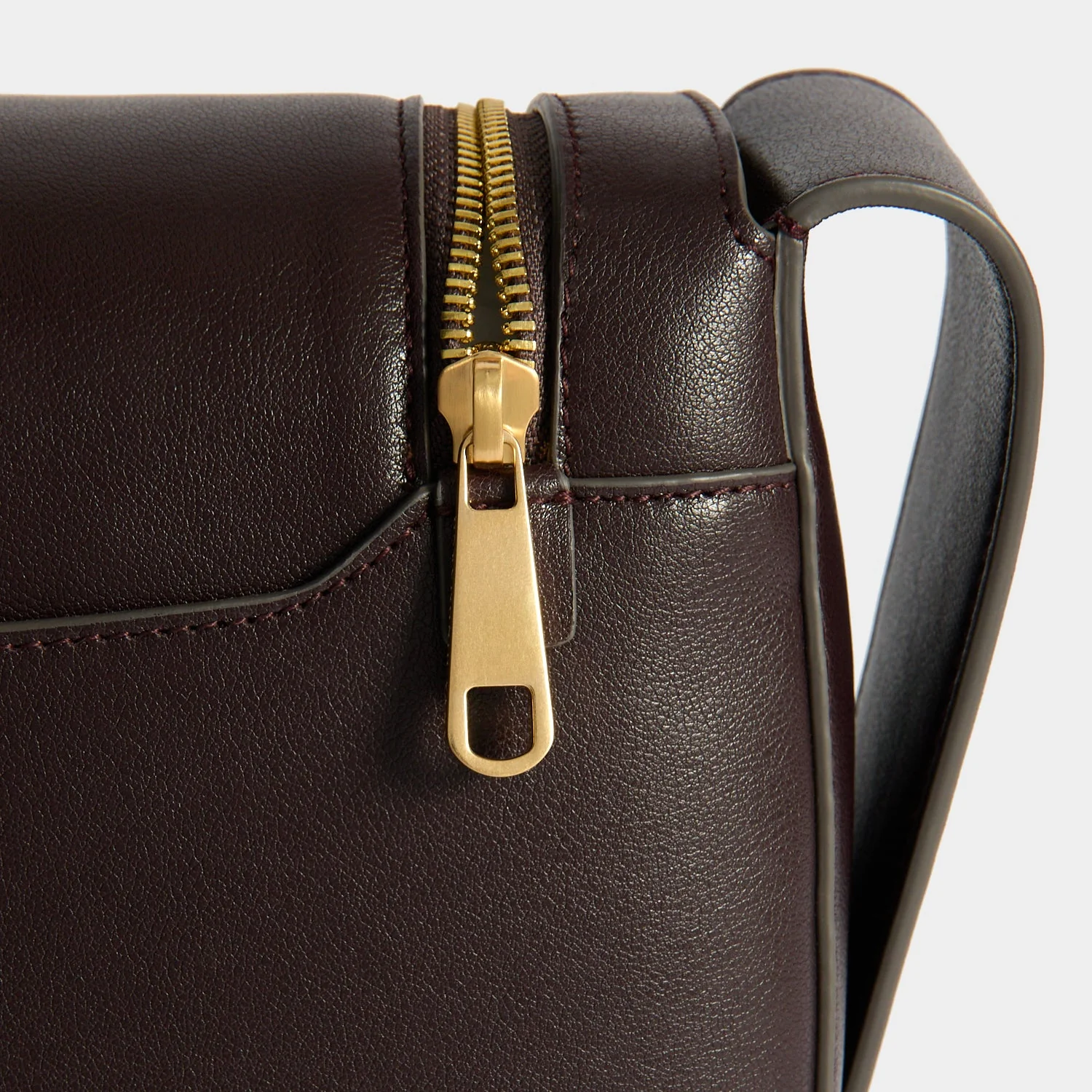 Vere Shoulder Bag - Image 9