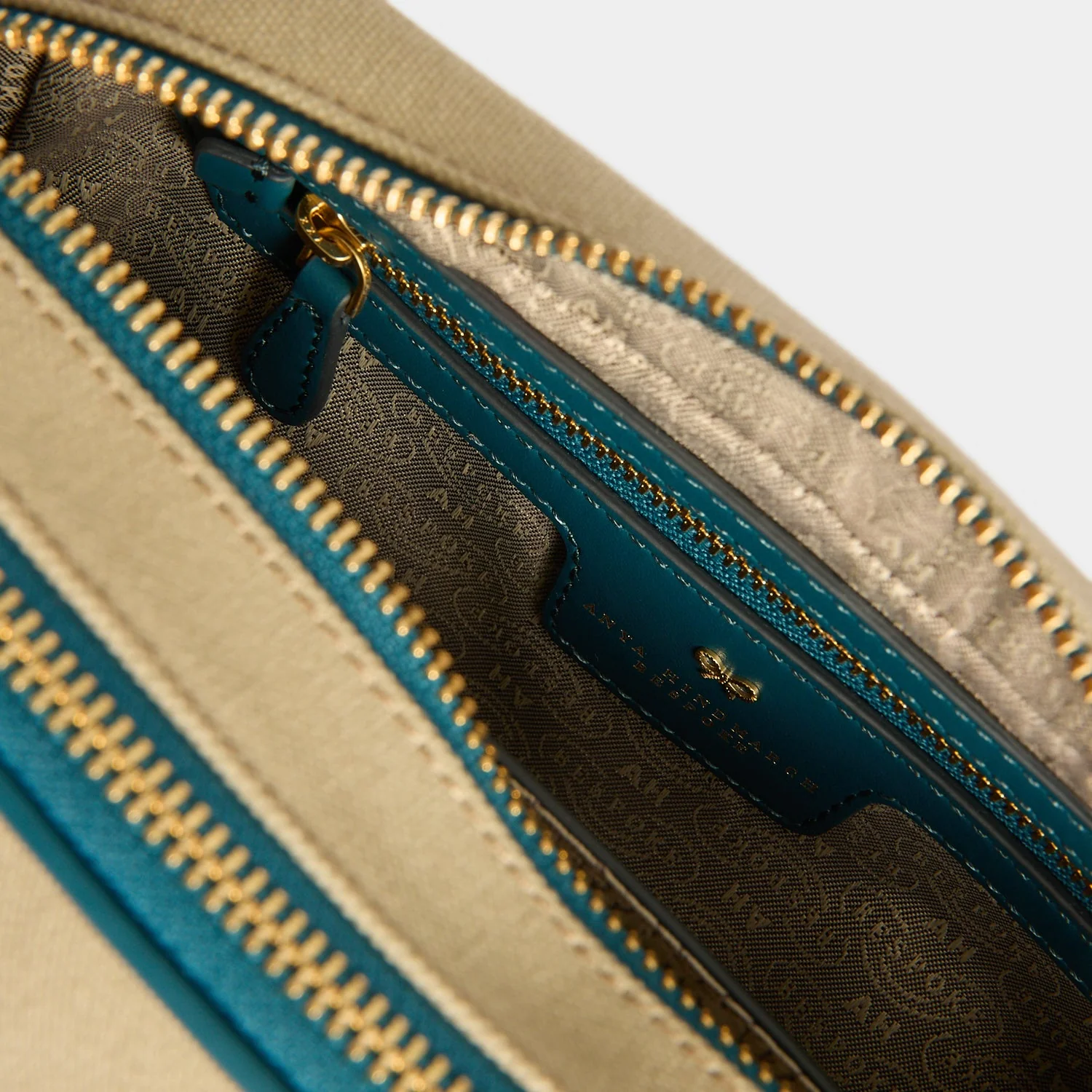 Bespoke Walton Wash Bag - Image 11