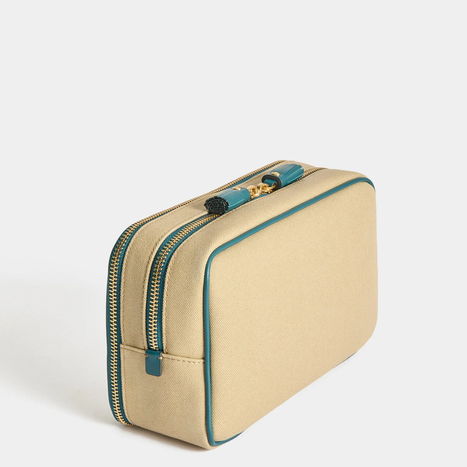 Bespoke Walton Wash Bag - Image 4