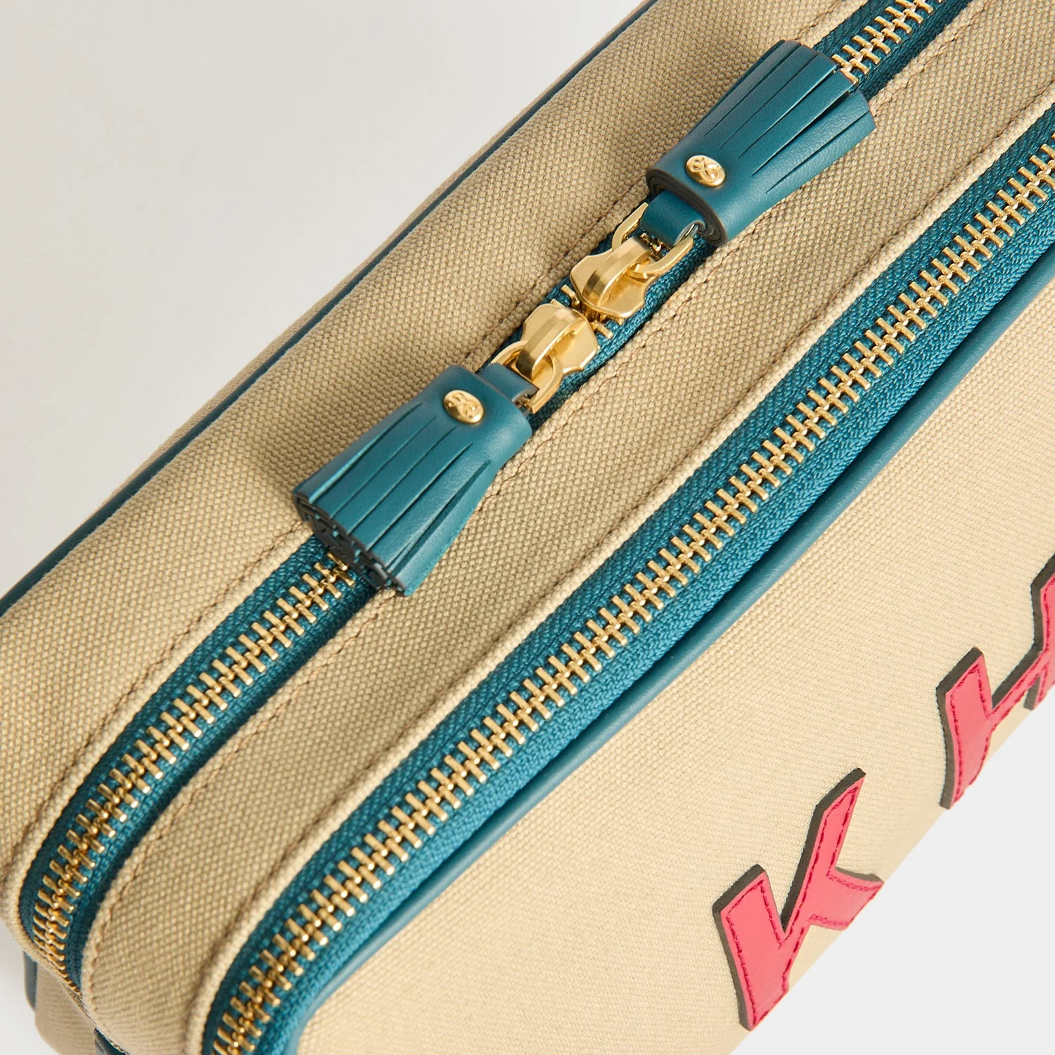 Bespoke Walton Wash Bag - Image 6
