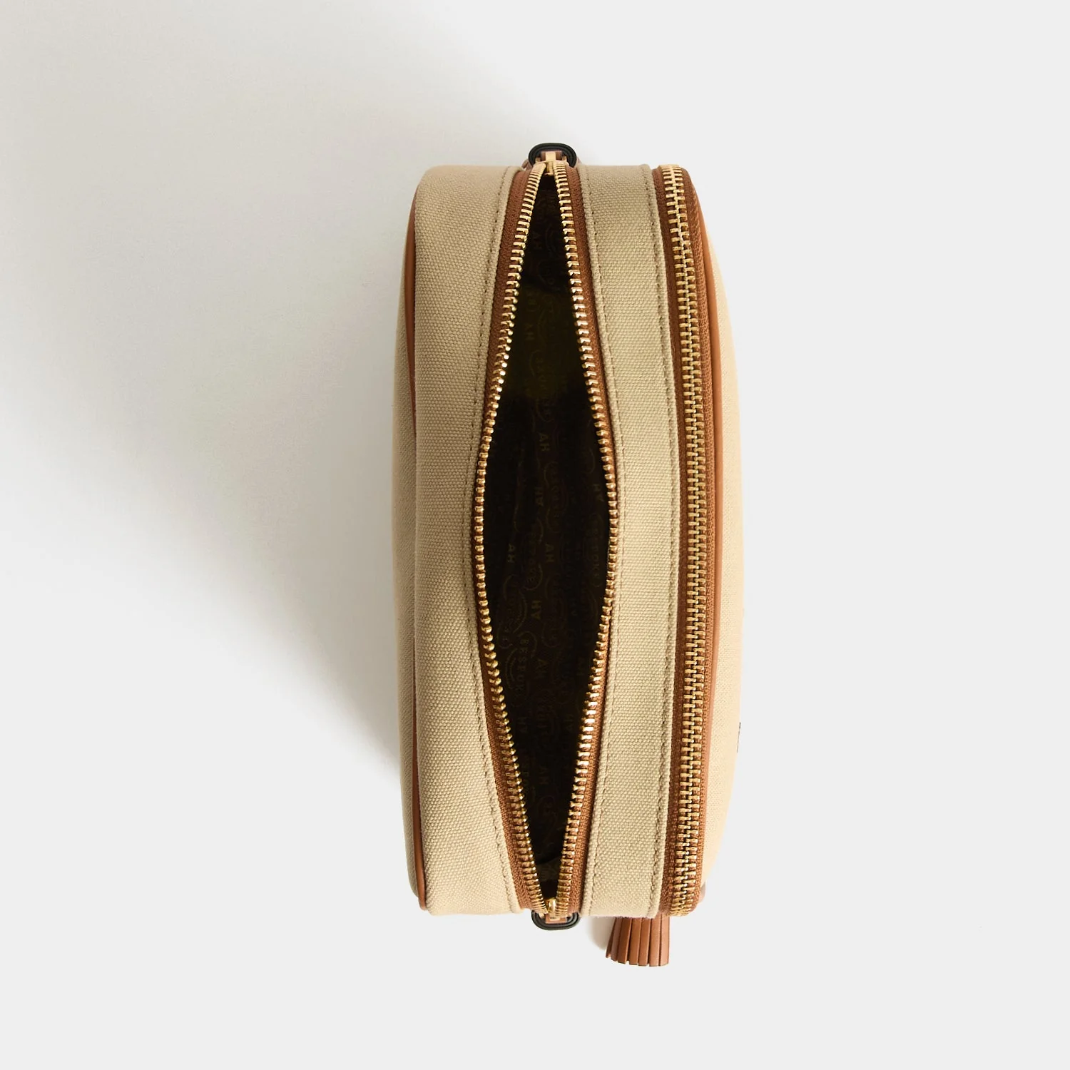 Bespoke Walton Wash Bag - Image 12