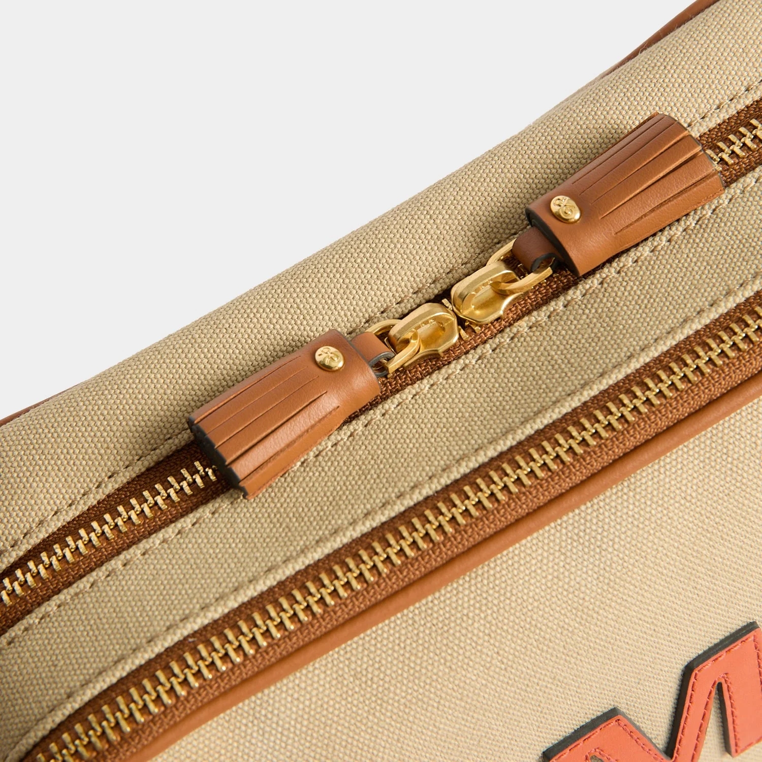 Bespoke Walton Wash Bag - Image 5